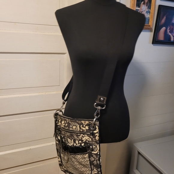 Vintage Fossil boho crossbody purse. Roomy, multiple pockets - Picture 10 of 12